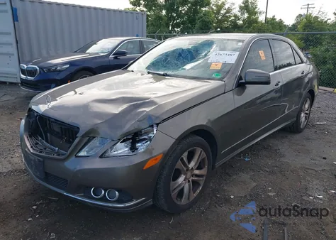 2010 Mercedes-Benz E 350 4Matic z USA, uszkodzony, nr VIN WDDHF8HB0AA230838
